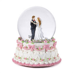 Bridal Couple Snowglobe