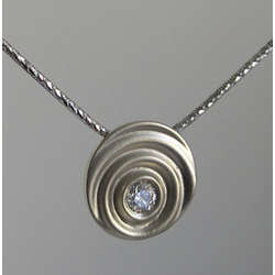 18k Gold Diamond Droplet Pendant Boxed Necklace